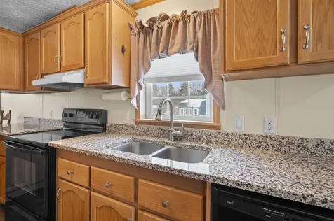 4 Limestone Way North Hampton NH 03862