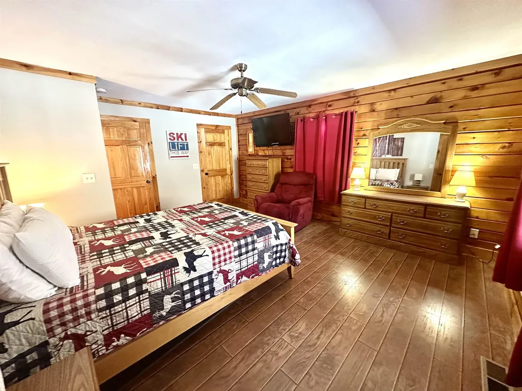 4138 West Hill Road S Jamaica VT 05343
