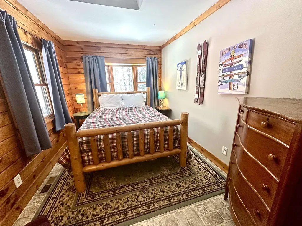 4138 West Hill Road S Jamaica VT 05343