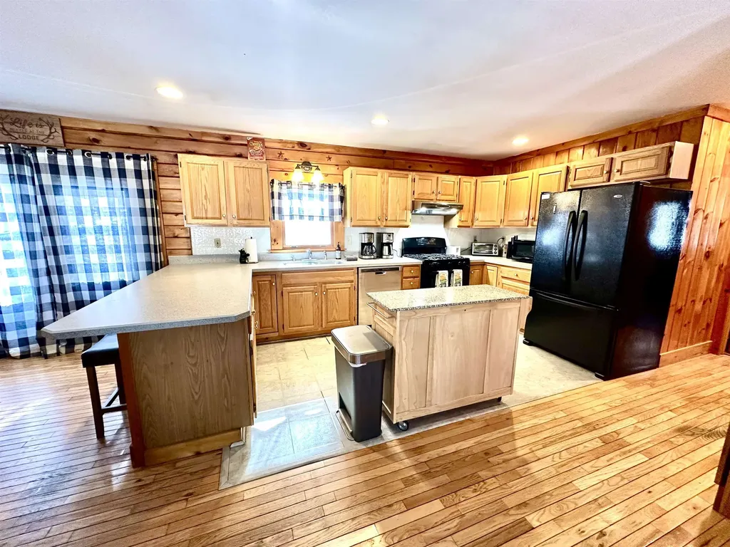 4138 West Hill Road S Jamaica VT 05343