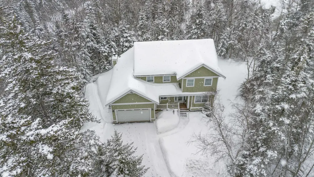 1 Lower Highlands Road Dover VT 05356