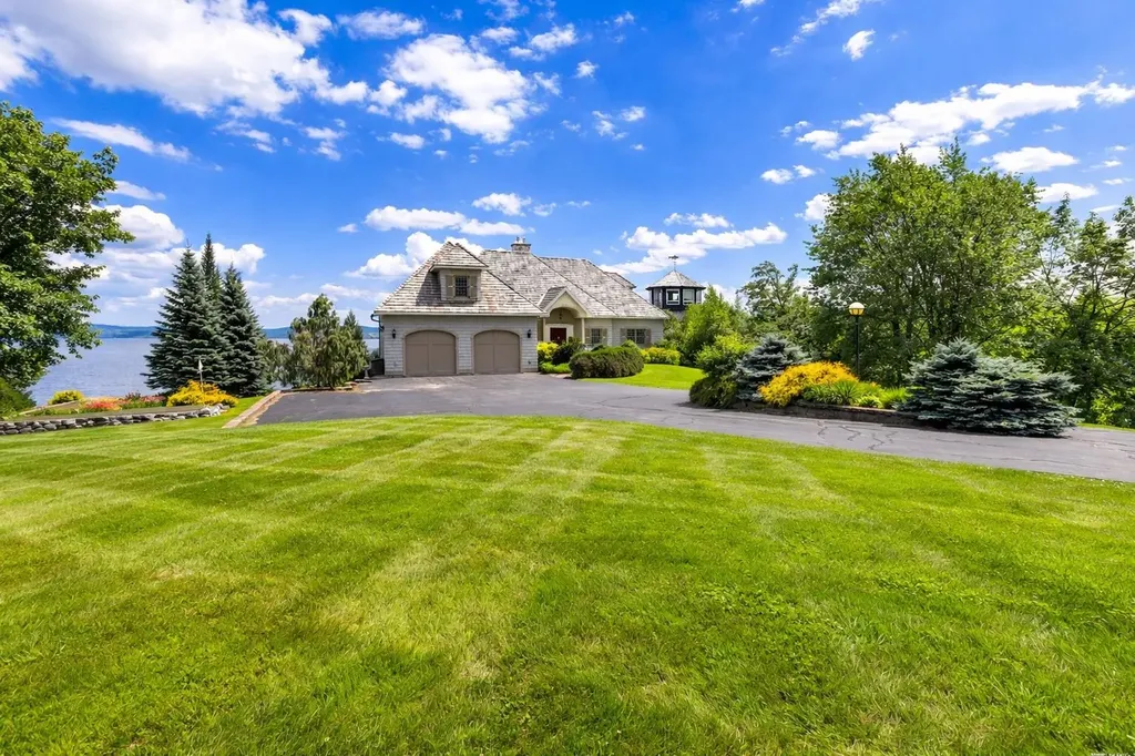 25 Fishing Access Road Newport Town VT 05857