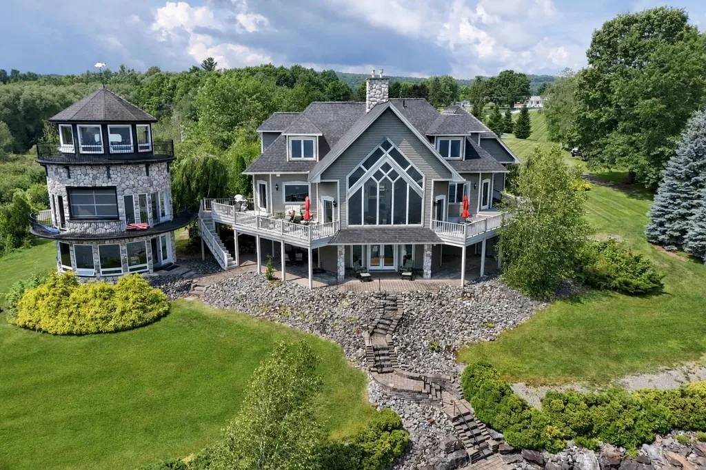 25 Fishing Access Road Newport Town VT 05857