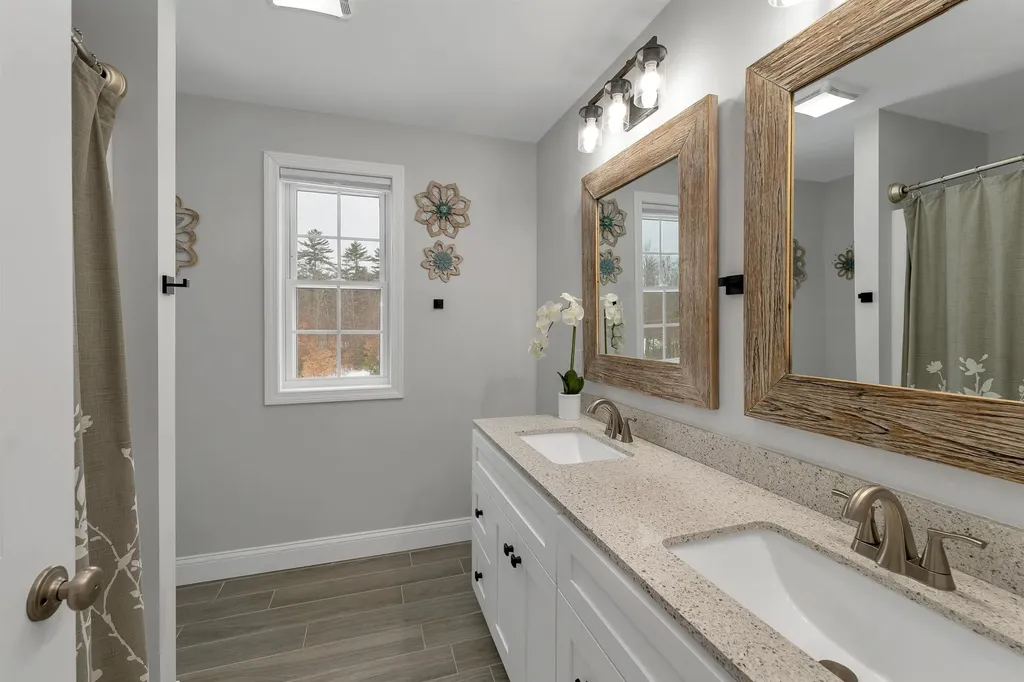 135 Smoke Street Barrington NH 03825