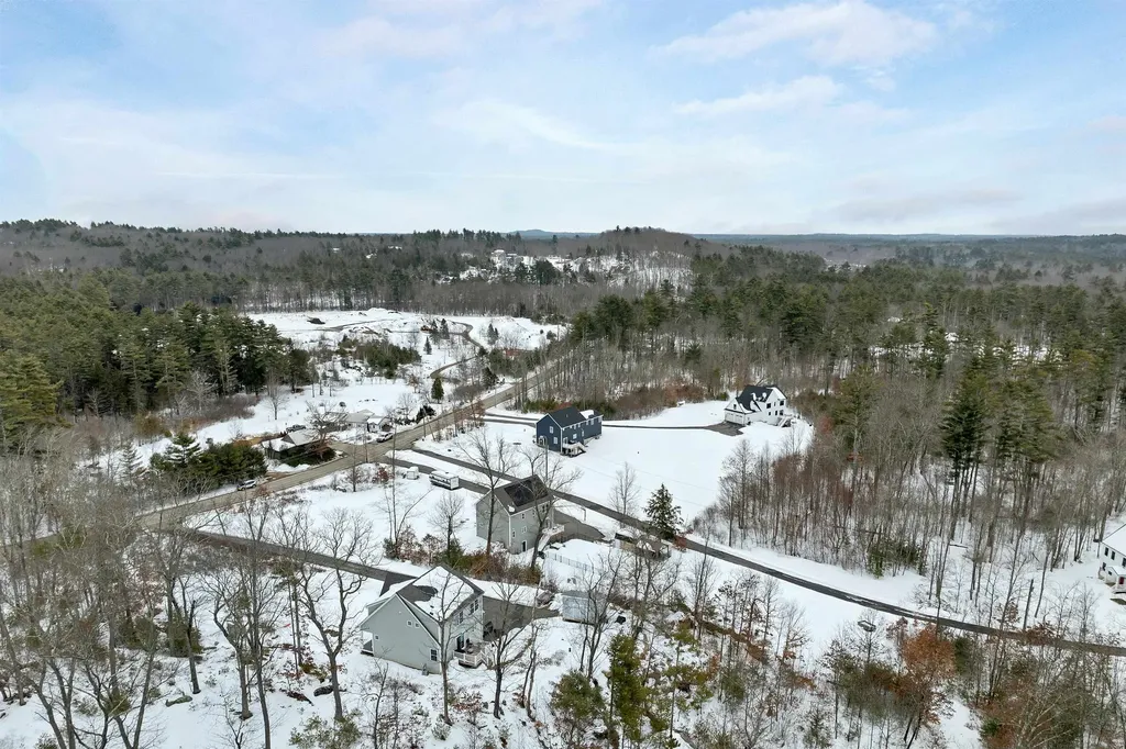 135 Smoke Street Barrington NH 03825