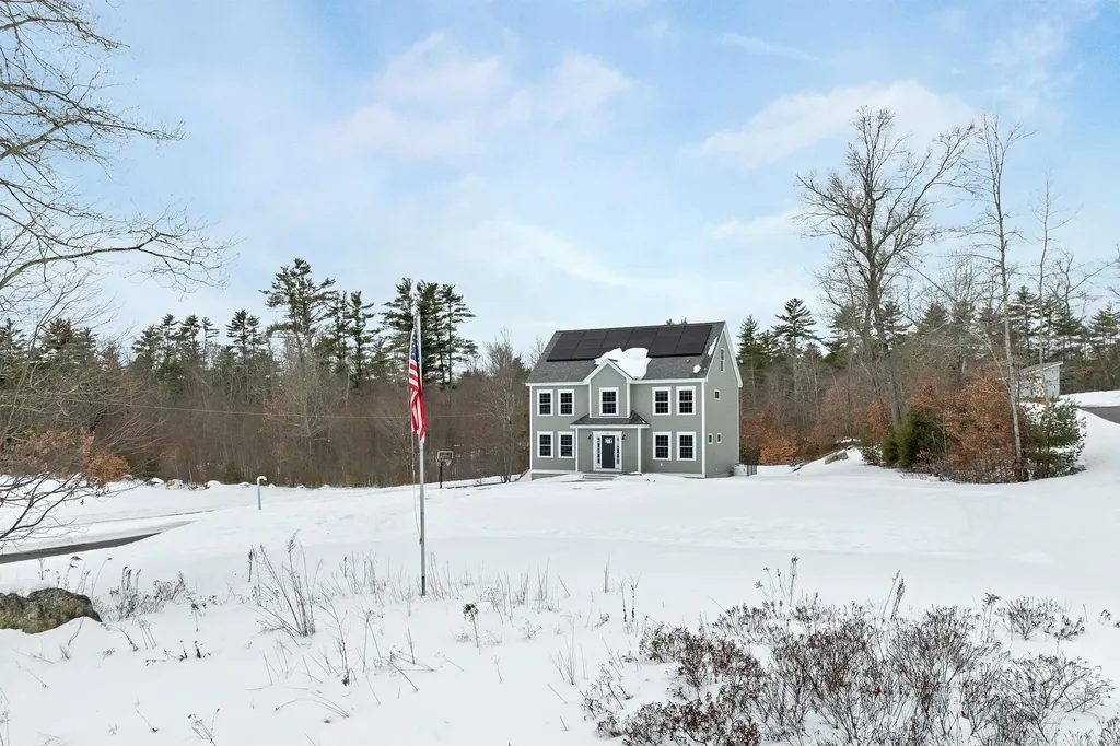 135 Smoke Street Barrington NH 03825