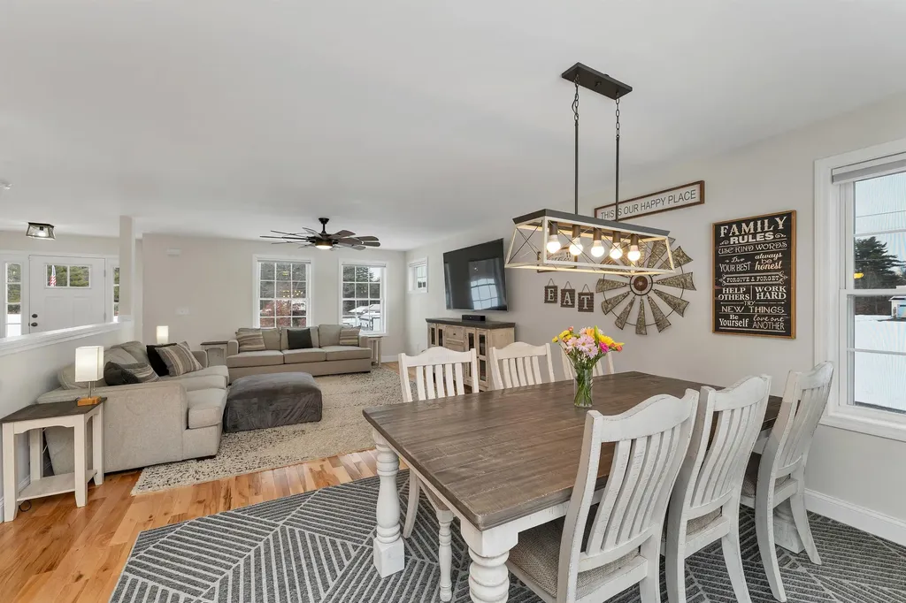 135 Smoke Street Barrington NH 03825