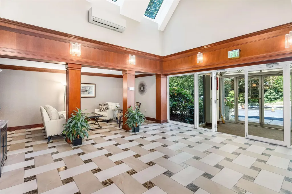 300 River Road Manchester NH 03104