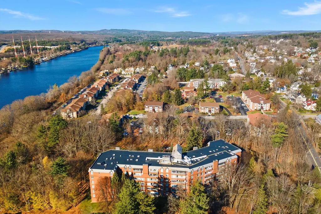 300 River Road Manchester NH 03104