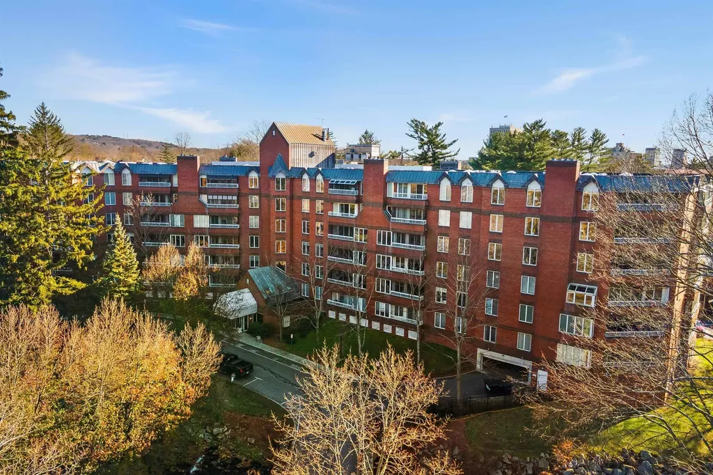 300 River Road Manchester NH 03104