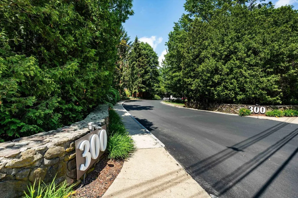 300 River Road Manchester NH 03104