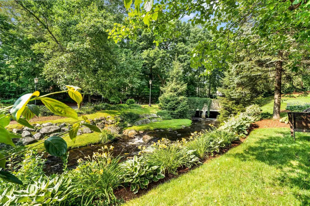 300 River Road Manchester NH 03104