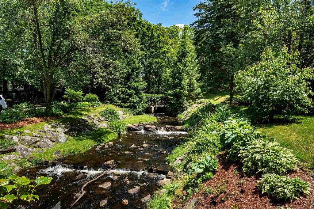 300 River Road Manchester NH 03104