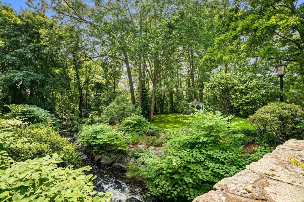 300 River Road Manchester NH 03104