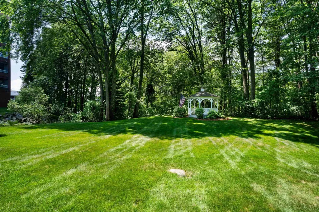 300 River Road Manchester NH 03104