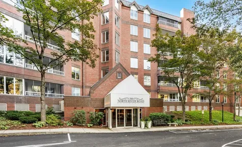 300 River Road Manchester NH 03104