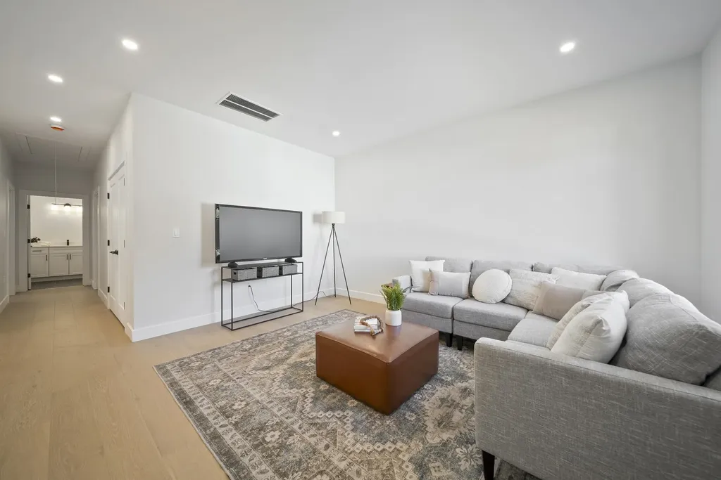 55 Trails Edge Road Windham NH 03087