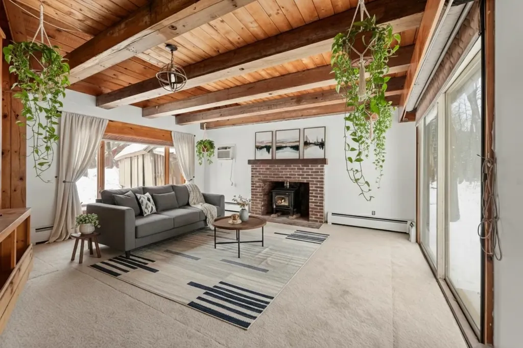 8 Avery Road Campton NH 03223