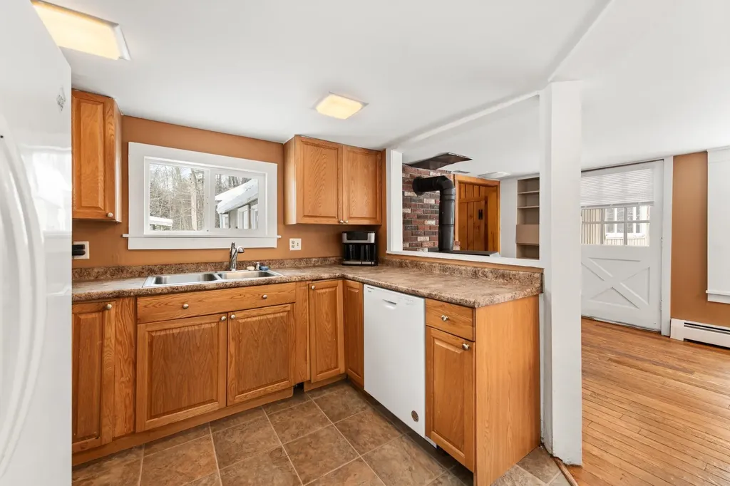 8 Avery Road Campton NH 03223