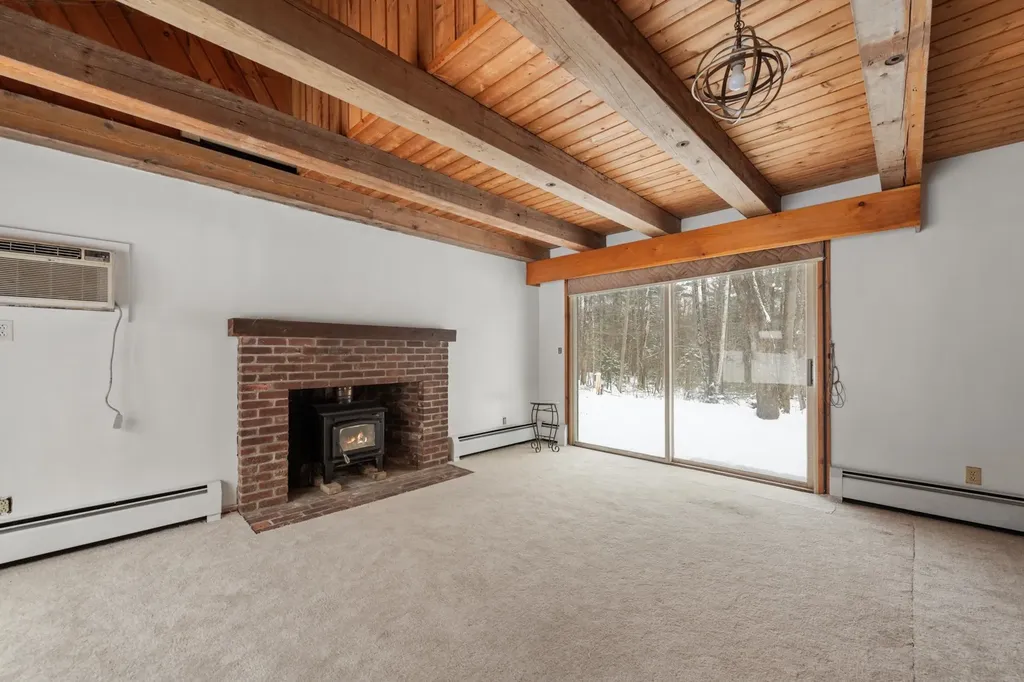 8 Avery Road Campton NH 03223