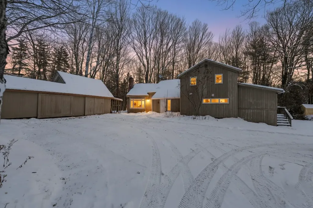 8 Avery Road Campton NH 03223