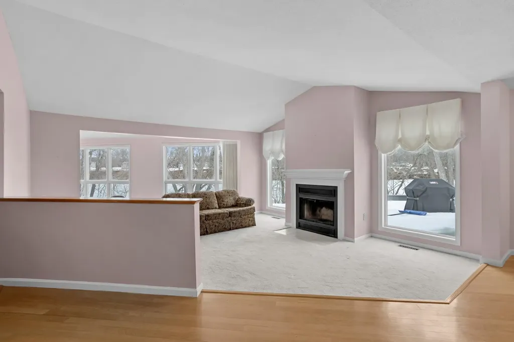 79 Walden Pond Drive Nashua NH 03064