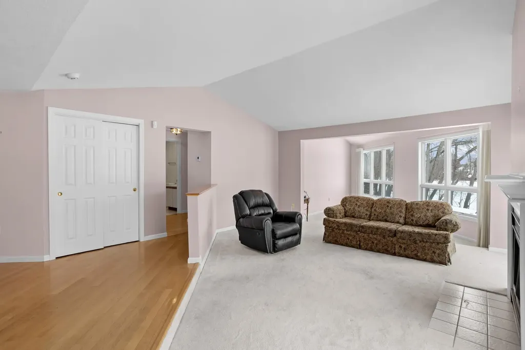 79 Walden Pond Drive Nashua NH 03064