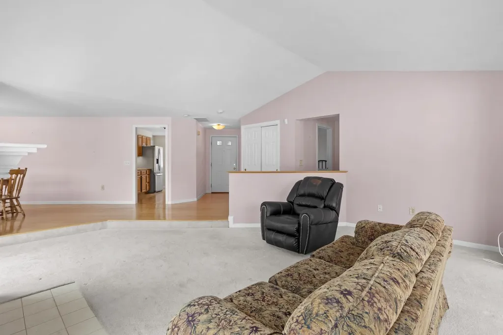 79 Walden Pond Drive Nashua NH 03064