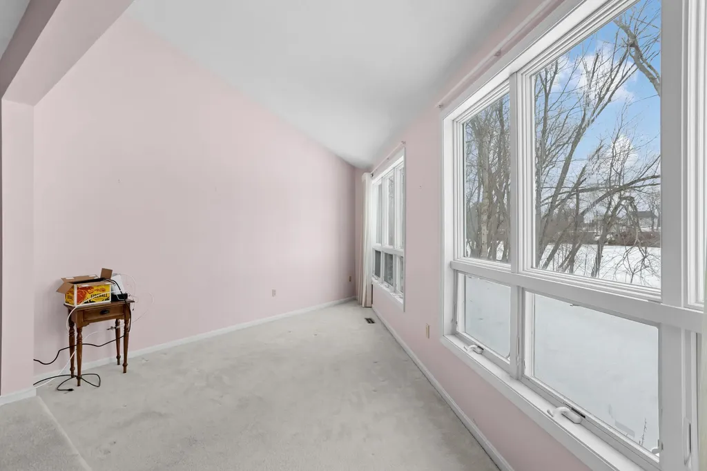 79 Walden Pond Drive Nashua NH 03064