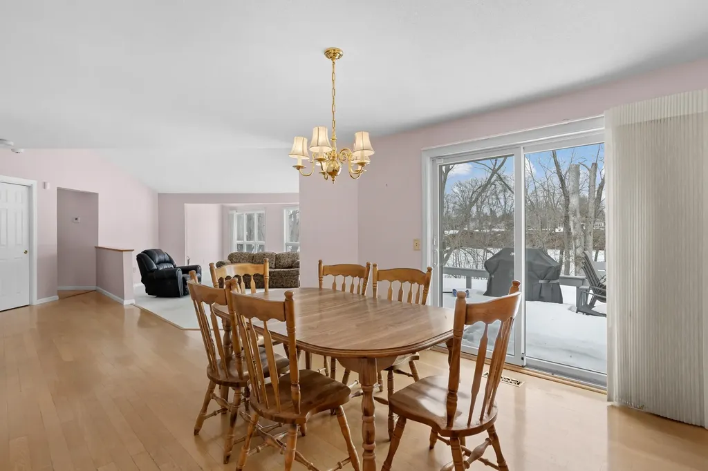 79 Walden Pond Drive Nashua NH 03064