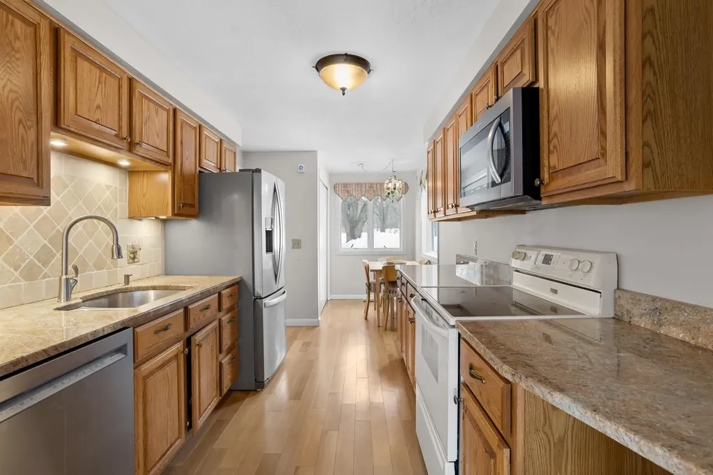 79 Walden Pond Drive Nashua NH 03064