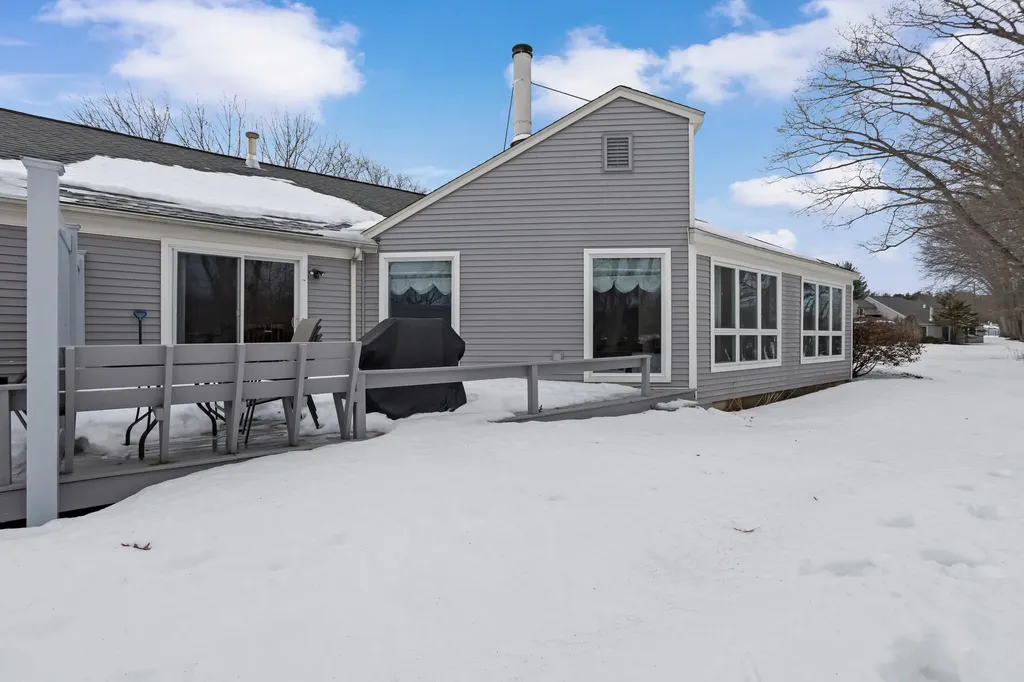 79 Walden Pond Drive Nashua NH 03064