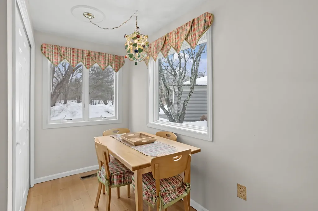 79 Walden Pond Drive Nashua NH 03064