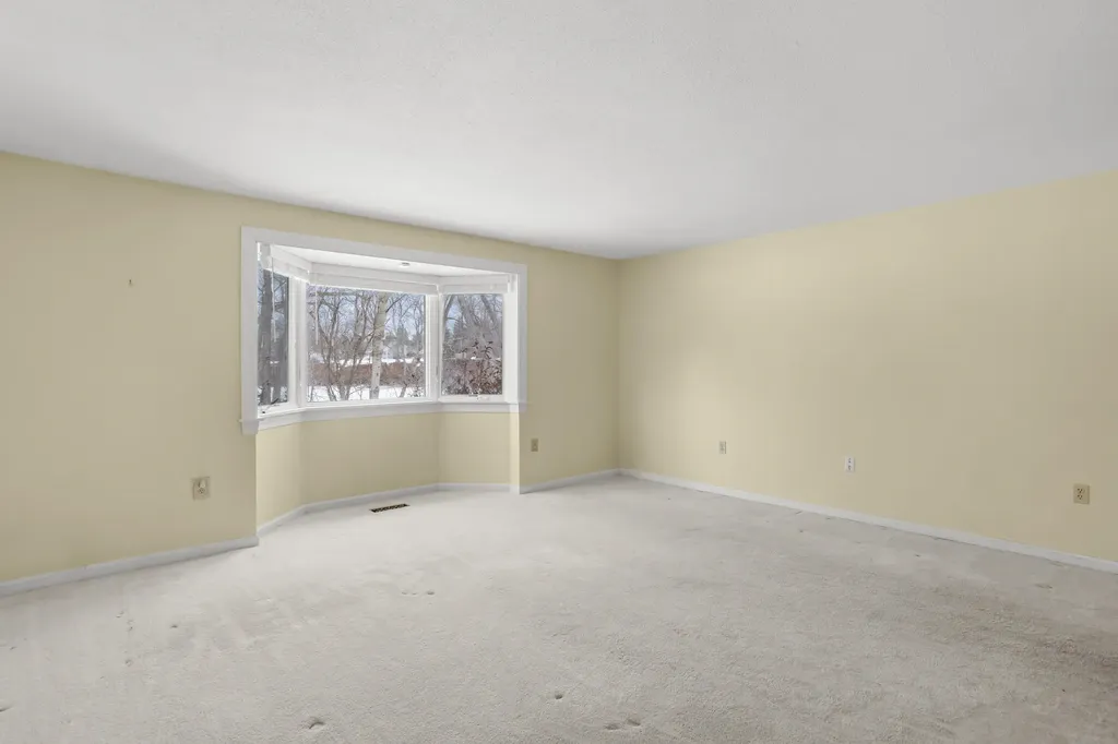 79 Walden Pond Drive Nashua NH 03064