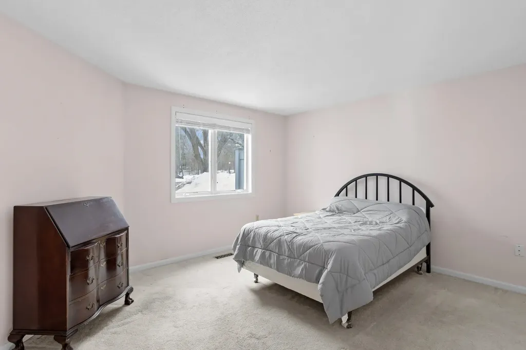 79 Walden Pond Drive Nashua NH 03064