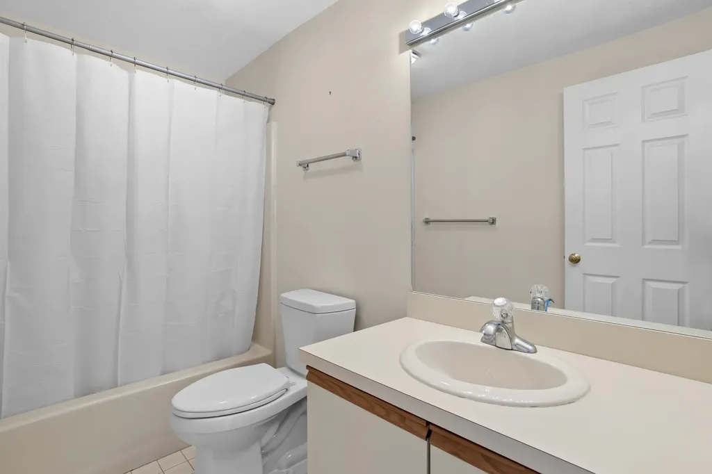 79 Walden Pond Drive Nashua NH 03064