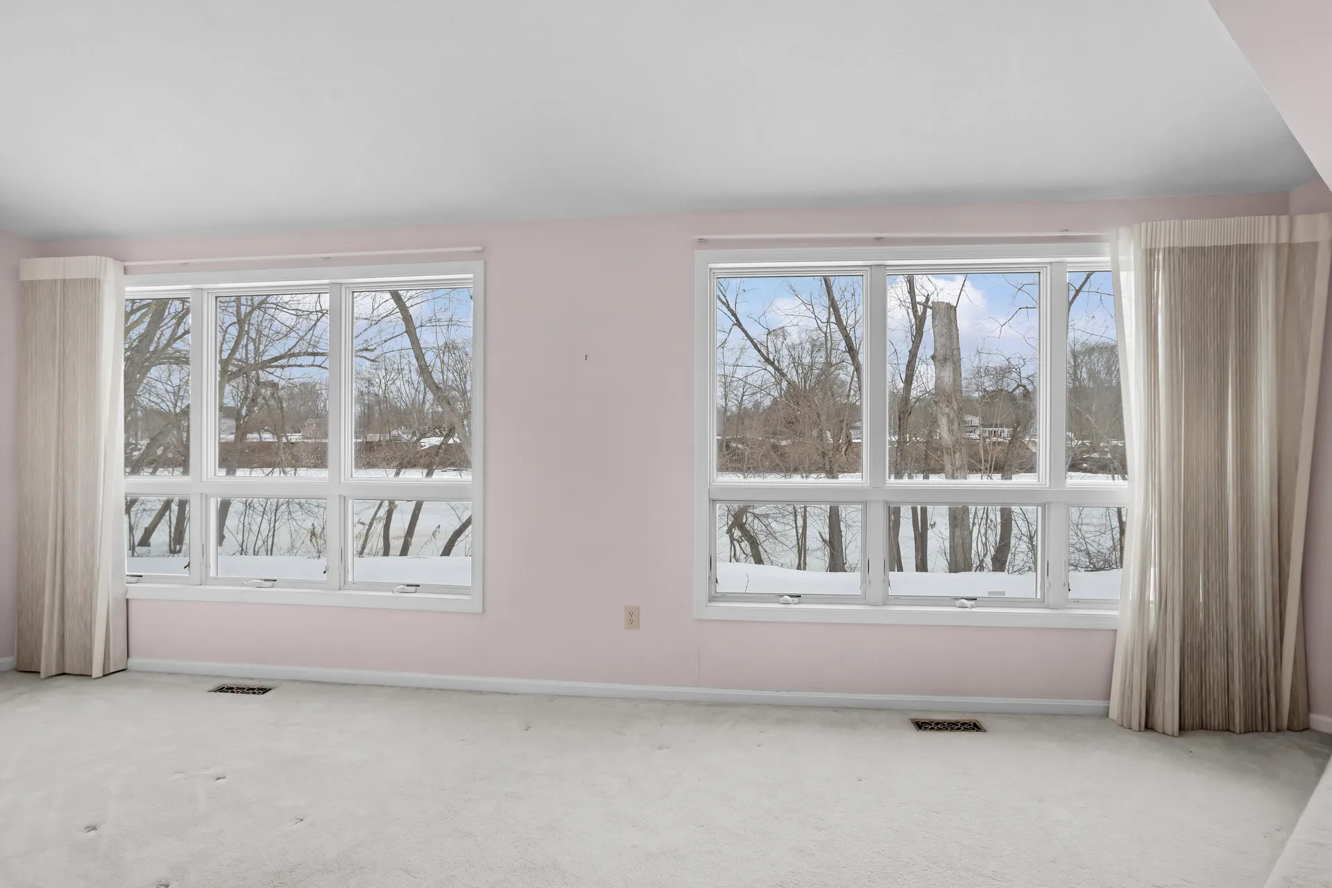 79 Walden Pond Drive Nashua NH 03064