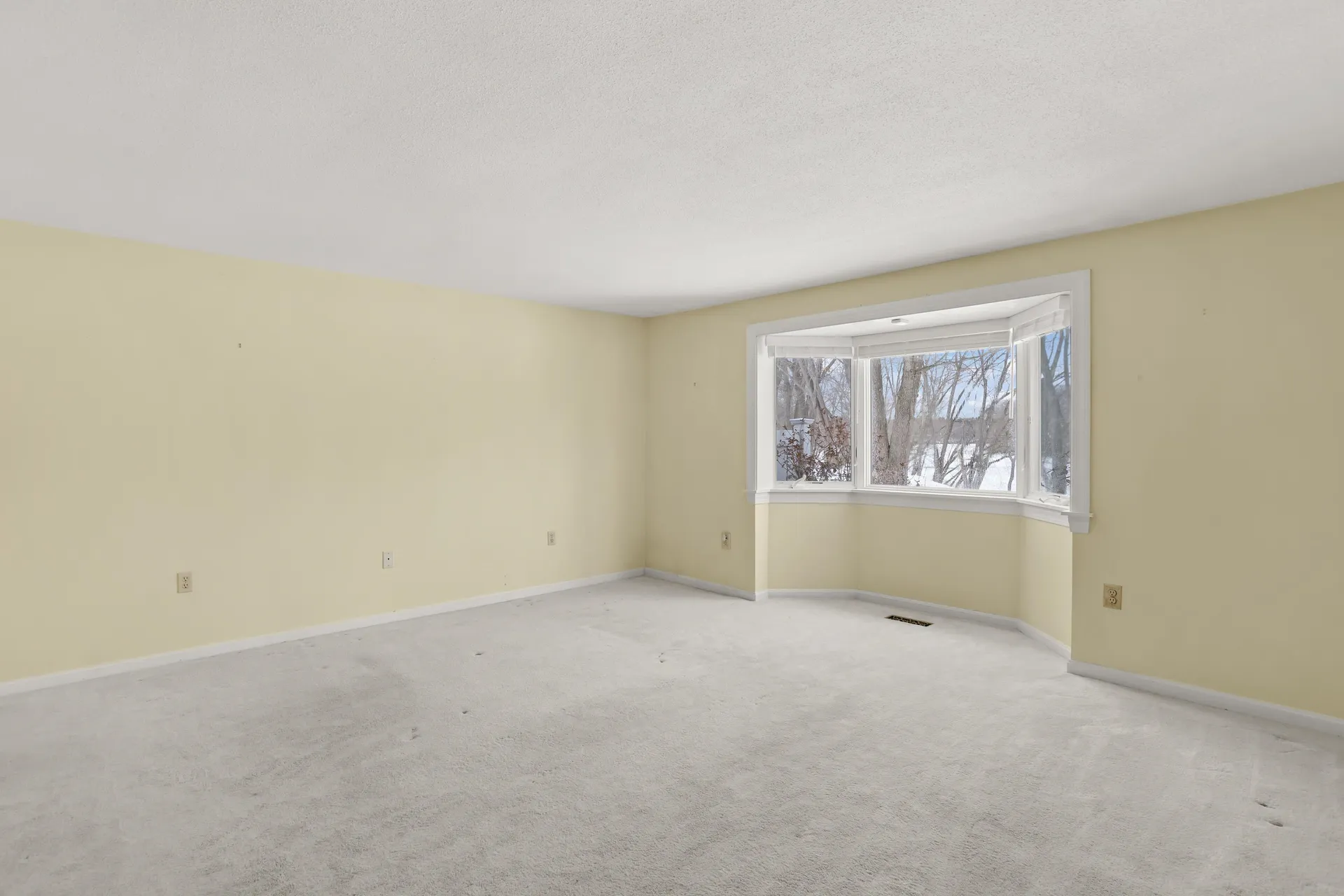 79 Walden Pond Drive Nashua NH 03064