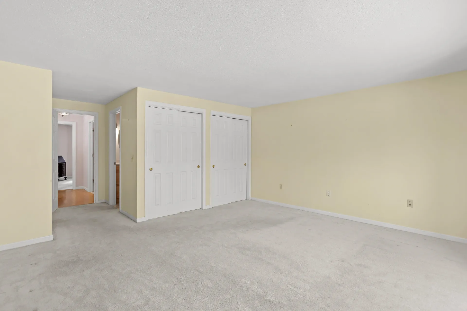 79 Walden Pond Drive Nashua NH 03064