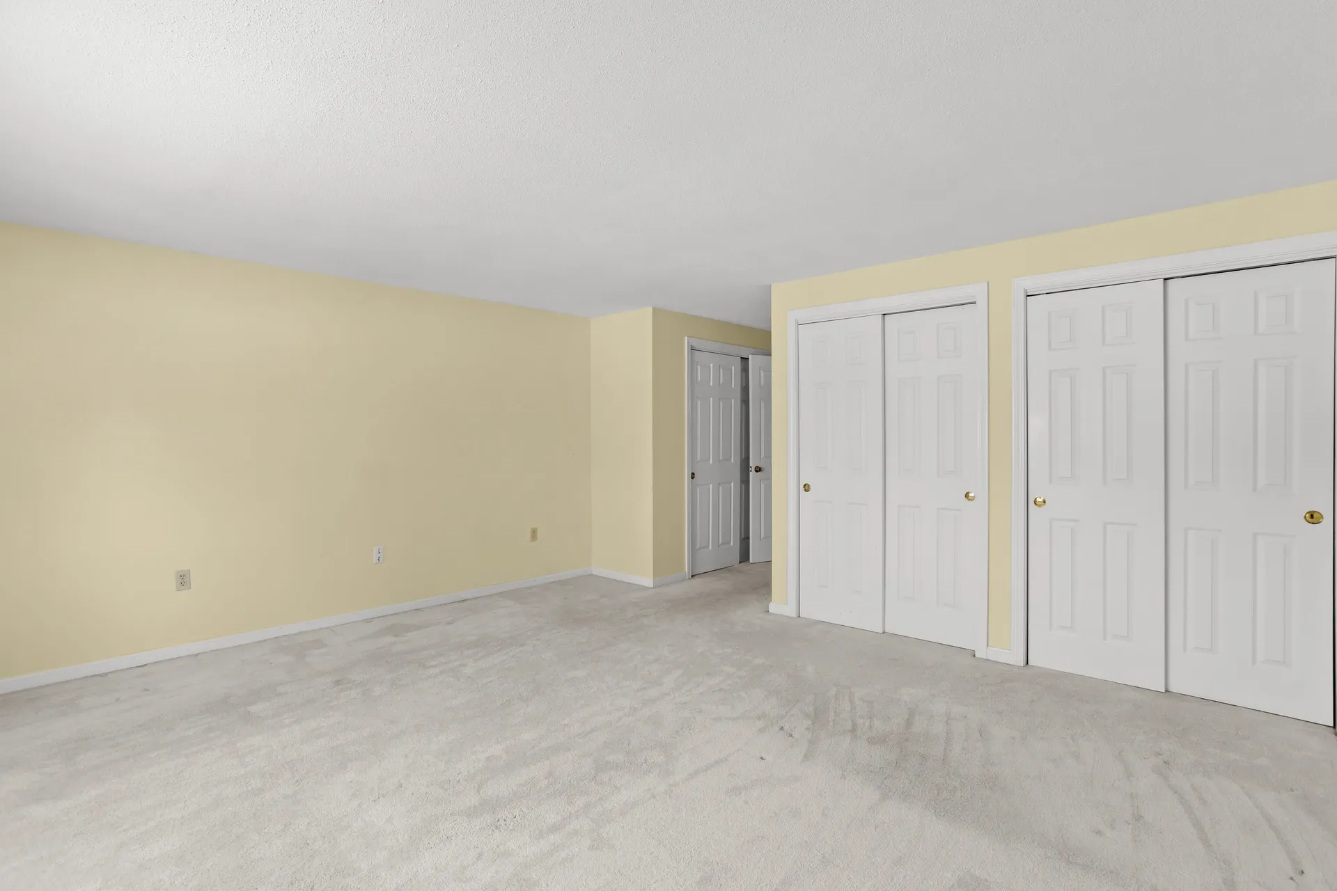 79 Walden Pond Drive Nashua NH 03064