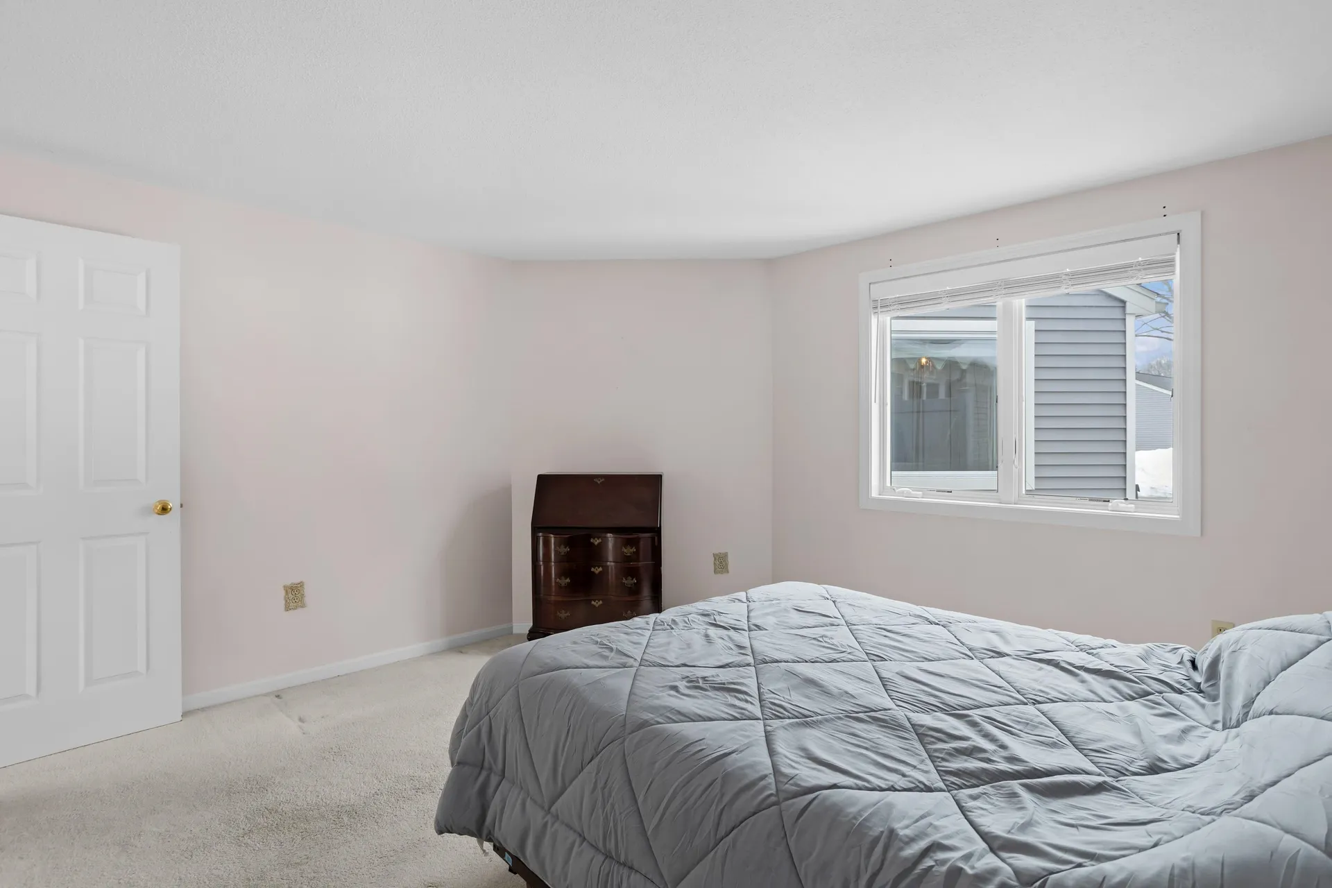 79 Walden Pond Drive Nashua NH 03064