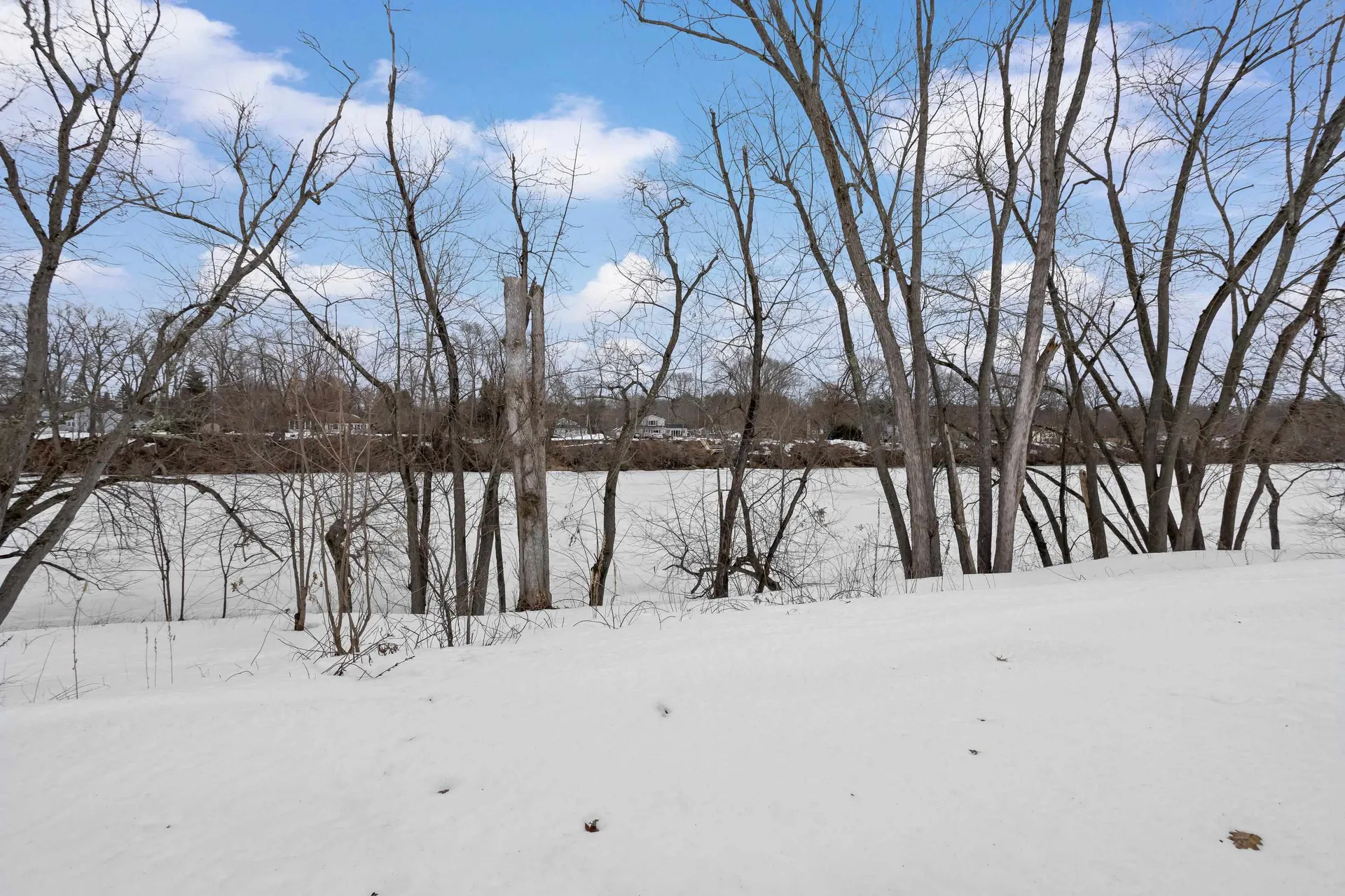 79 Walden Pond Drive Nashua NH 03064