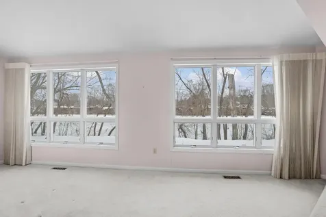 79 Walden Pond Drive Nashua NH 03064