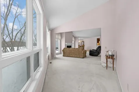 79 Walden Pond Drive Nashua NH 03064