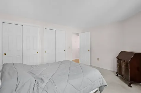 79 Walden Pond Drive Nashua NH 03064
