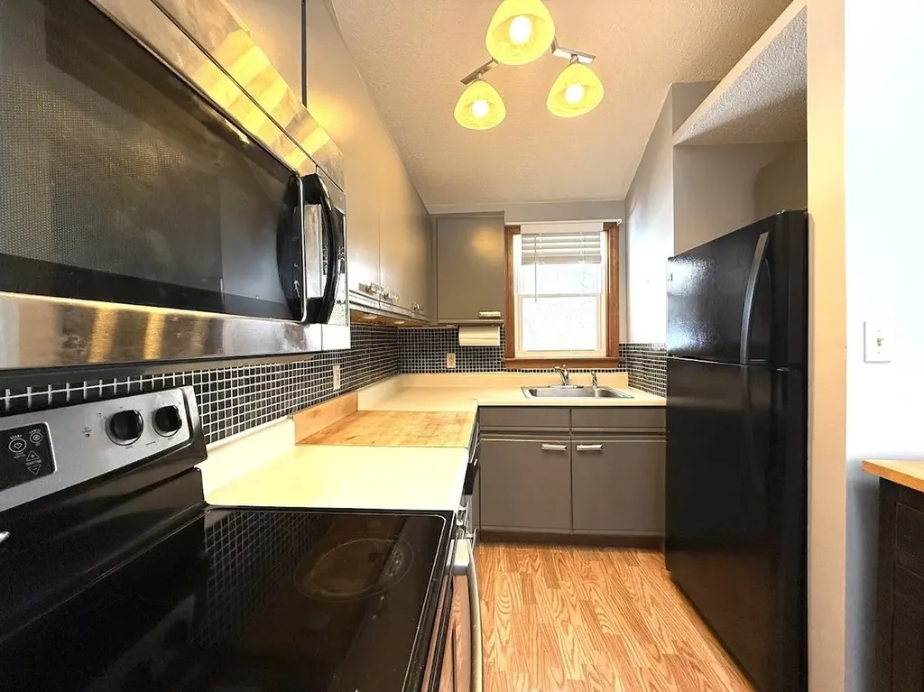 21 Plaza Village Road Plymouth NH 03264