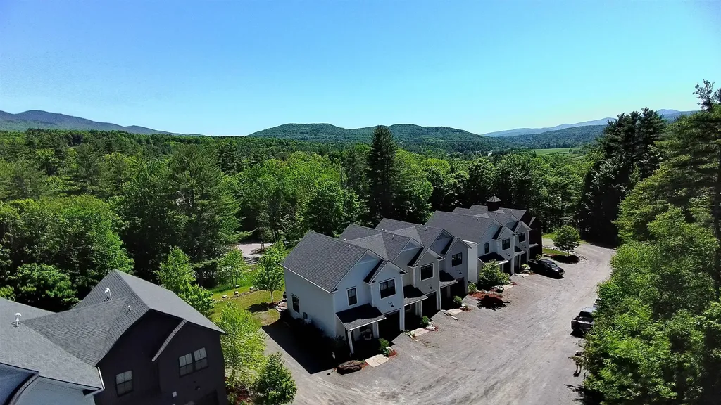 102 Hill Street Stowe VT 05672