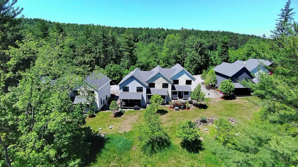 102 Hill Street Stowe VT 05672