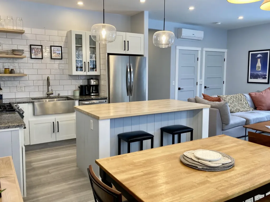 102 Hill Street Stowe VT 05672