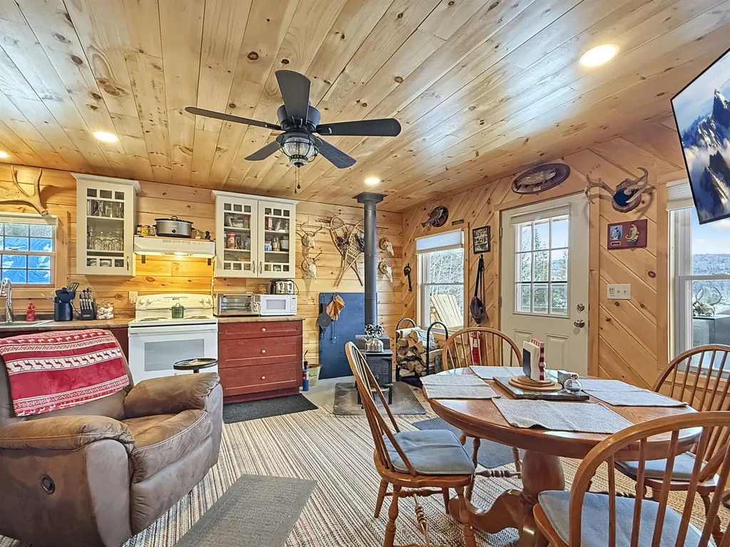 378 Reservoir Road Canaan VT 05903